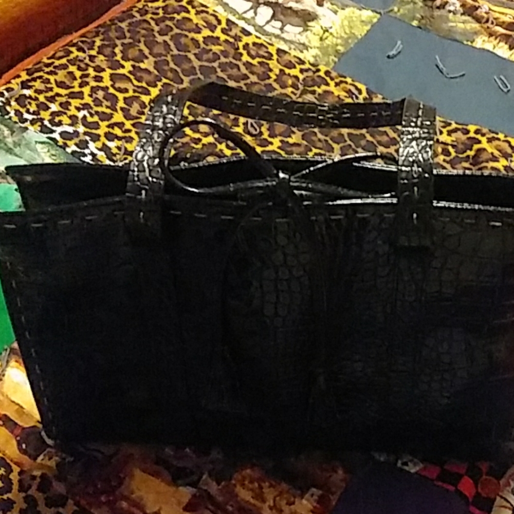 Shoes - Picture 2 of 3